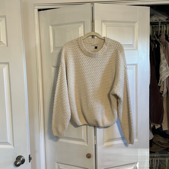 Universal Thread Sweater - Picture 1 of 5